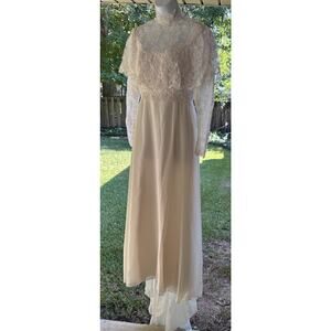 VTG 70s Boho Victorian Wedding Dress Lace High Neck Long Sleeve Ivory Train XS